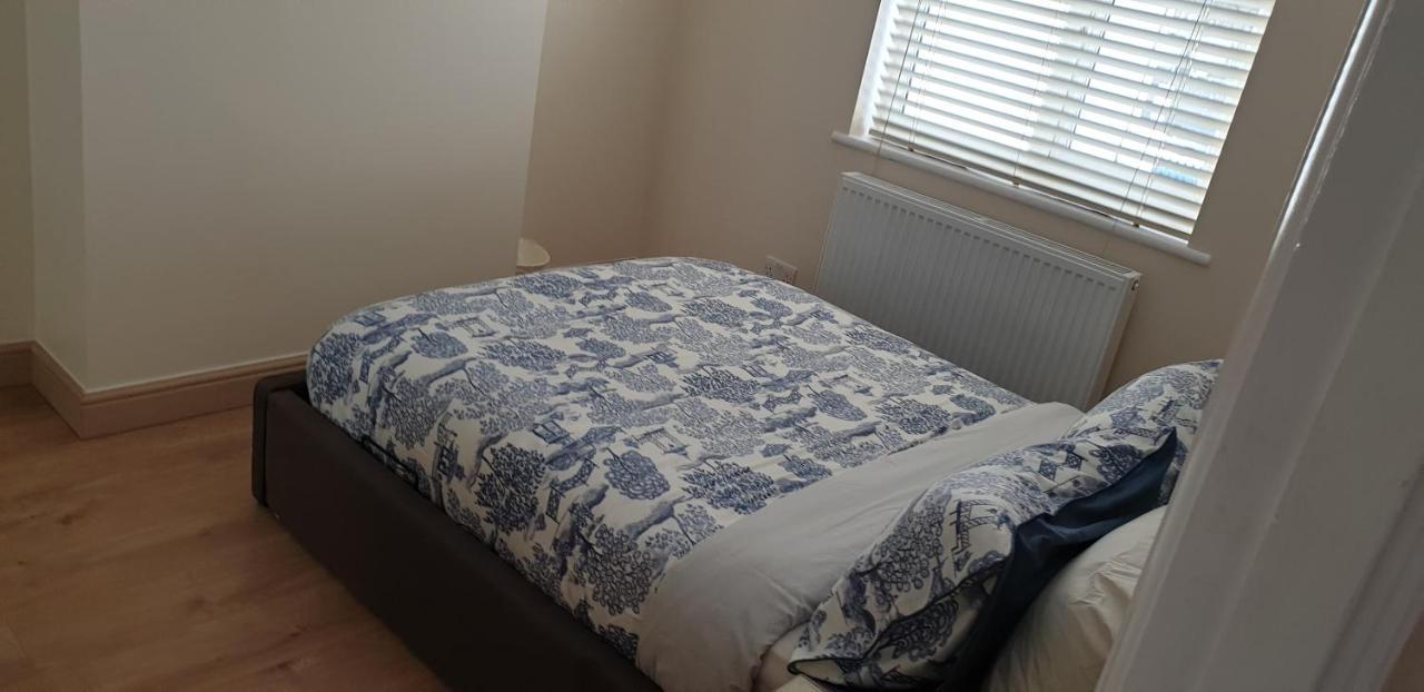London Luxury 3 Bedroom 2 Bathrooms Flat 1 Min To Redbridge Station Free Parking & Wifi Wanstead Εξωτερικό φωτογραφία