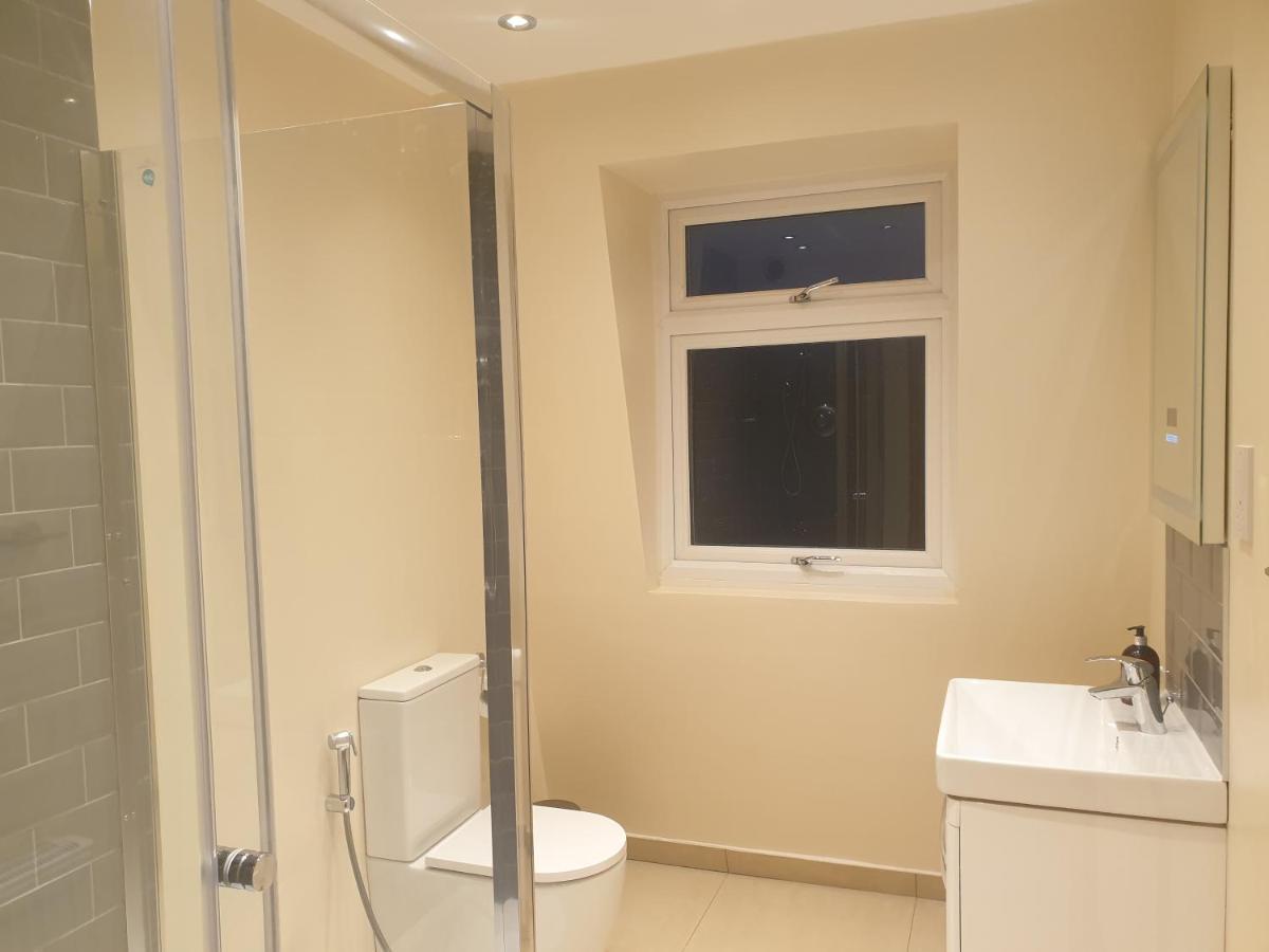 London Luxury 3 Bedroom 2 Bathrooms Flat 1 Min To Redbridge Station Free Parking & Wifi Wanstead Εξωτερικό φωτογραφία