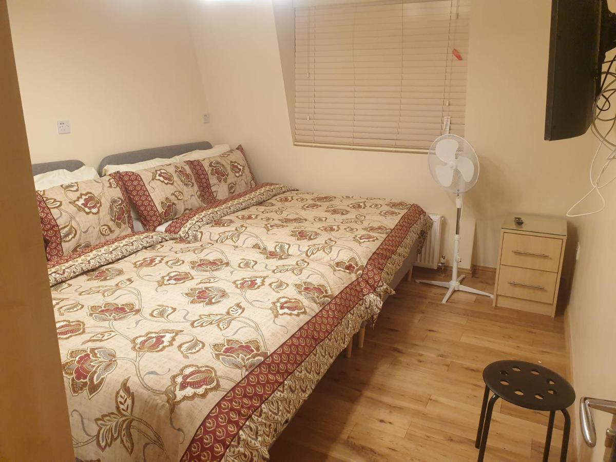 London Luxury 3 Bedroom 2 Bathrooms Flat 1 Min To Redbridge Station Free Parking & Wifi Wanstead Εξωτερικό φωτογραφία