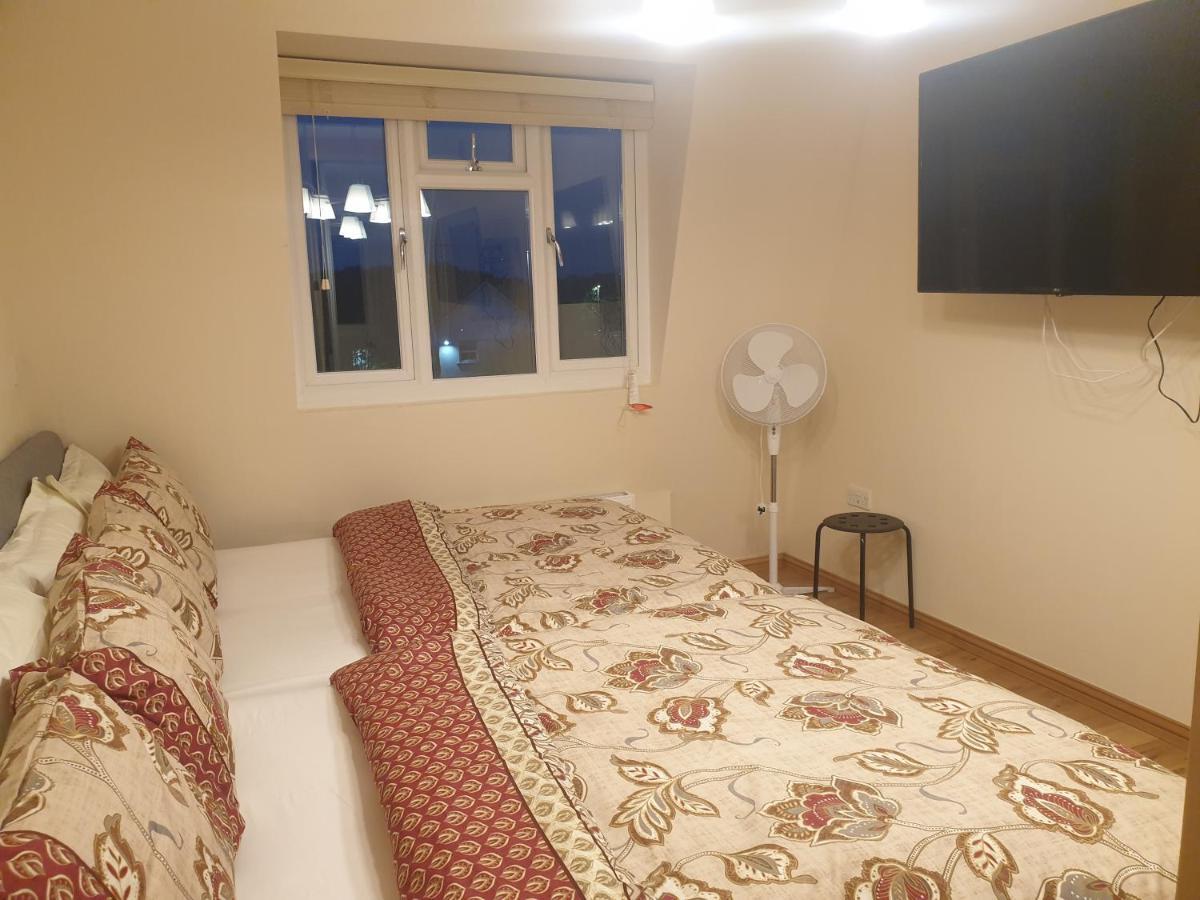 London Luxury 3 Bedroom 2 Bathrooms Flat 1 Min To Redbridge Station Free Parking & Wifi Wanstead Εξωτερικό φωτογραφία