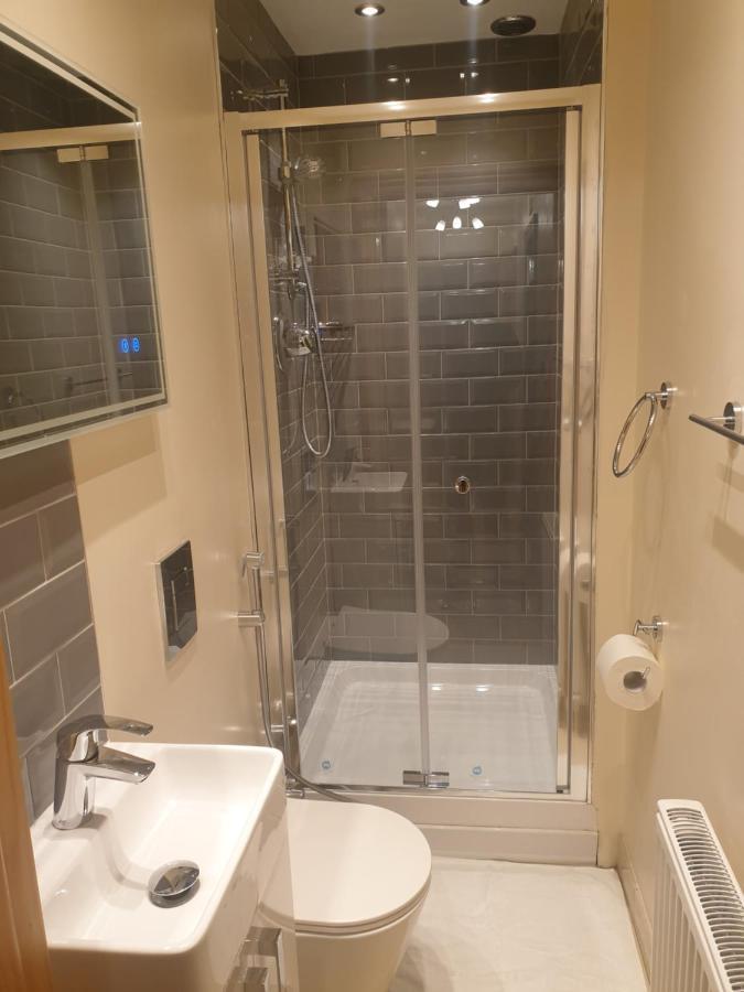 London Luxury 3 Bedroom 2 Bathrooms Flat 1 Min To Redbridge Station Free Parking & Wifi Wanstead Εξωτερικό φωτογραφία
