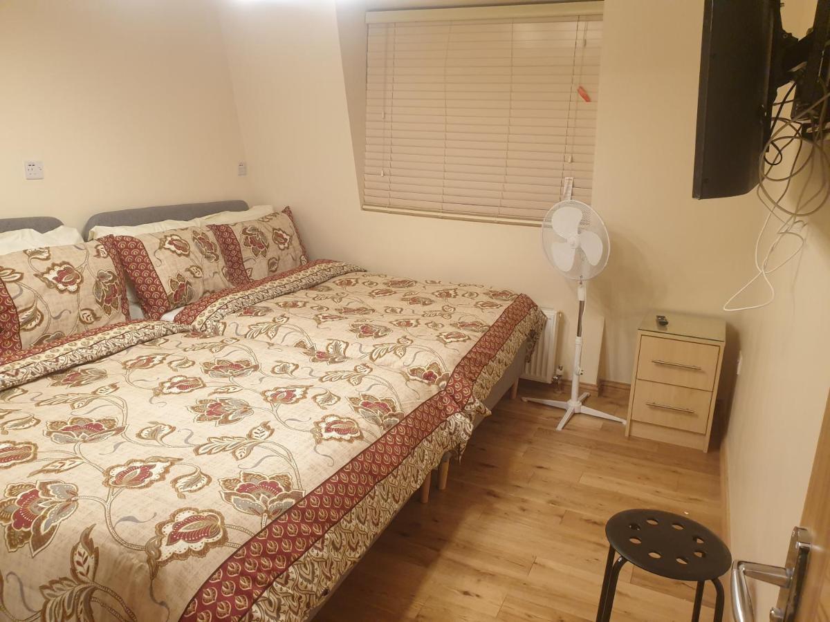 London Luxury 3 Bedroom 2 Bathrooms Flat 1 Min To Redbridge Station Free Parking & Wifi Wanstead Εξωτερικό φωτογραφία